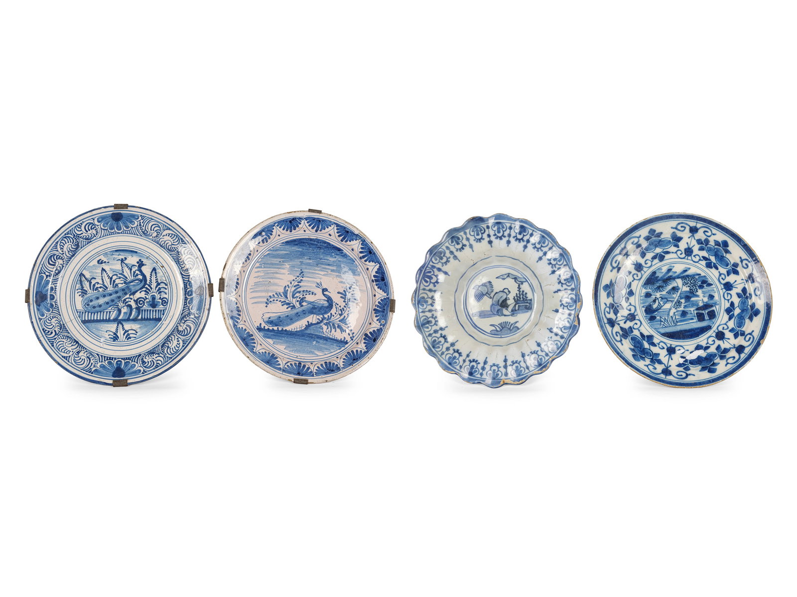 BUNDLE: 4 EARTHENWARE PLATES, BLUE-DECORATED EARTHENWARE (1 of 9)