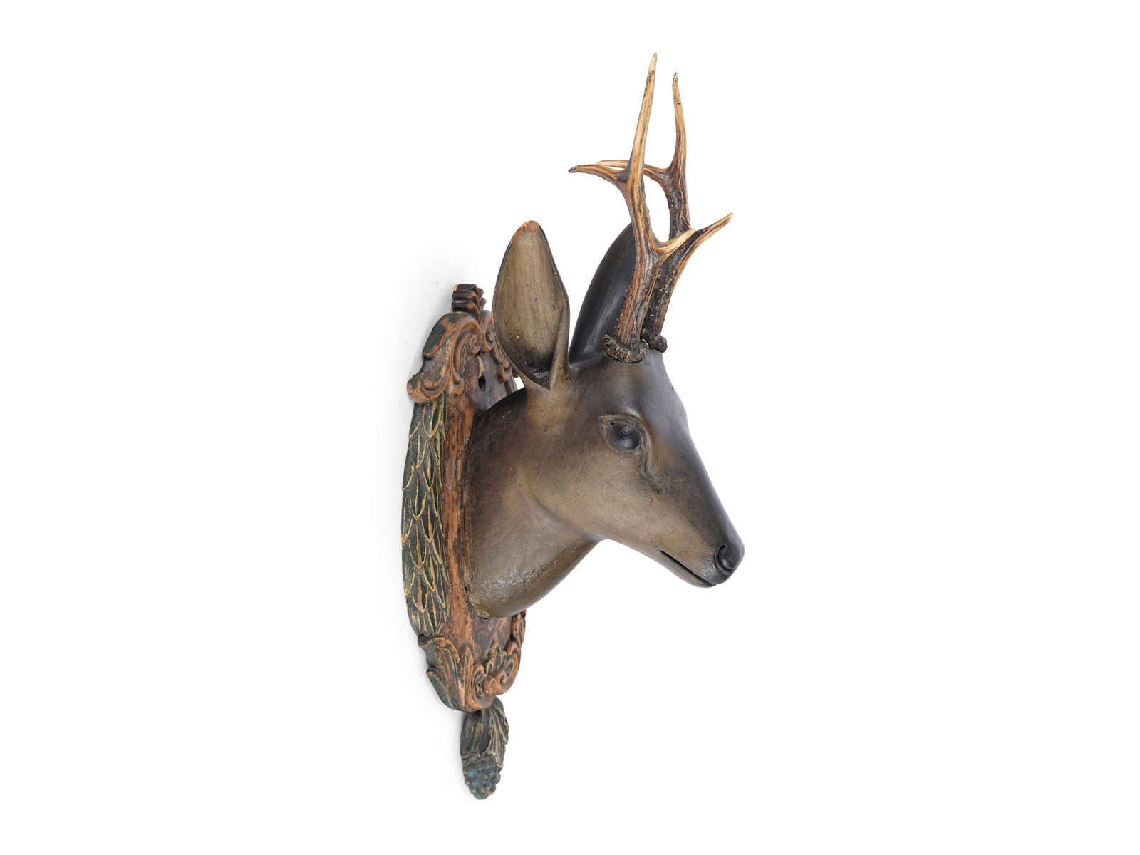 ROEBUCK, 18TH CENTURY: Roebuck18th centuryWood, carved and polychromed60 x 19 cm