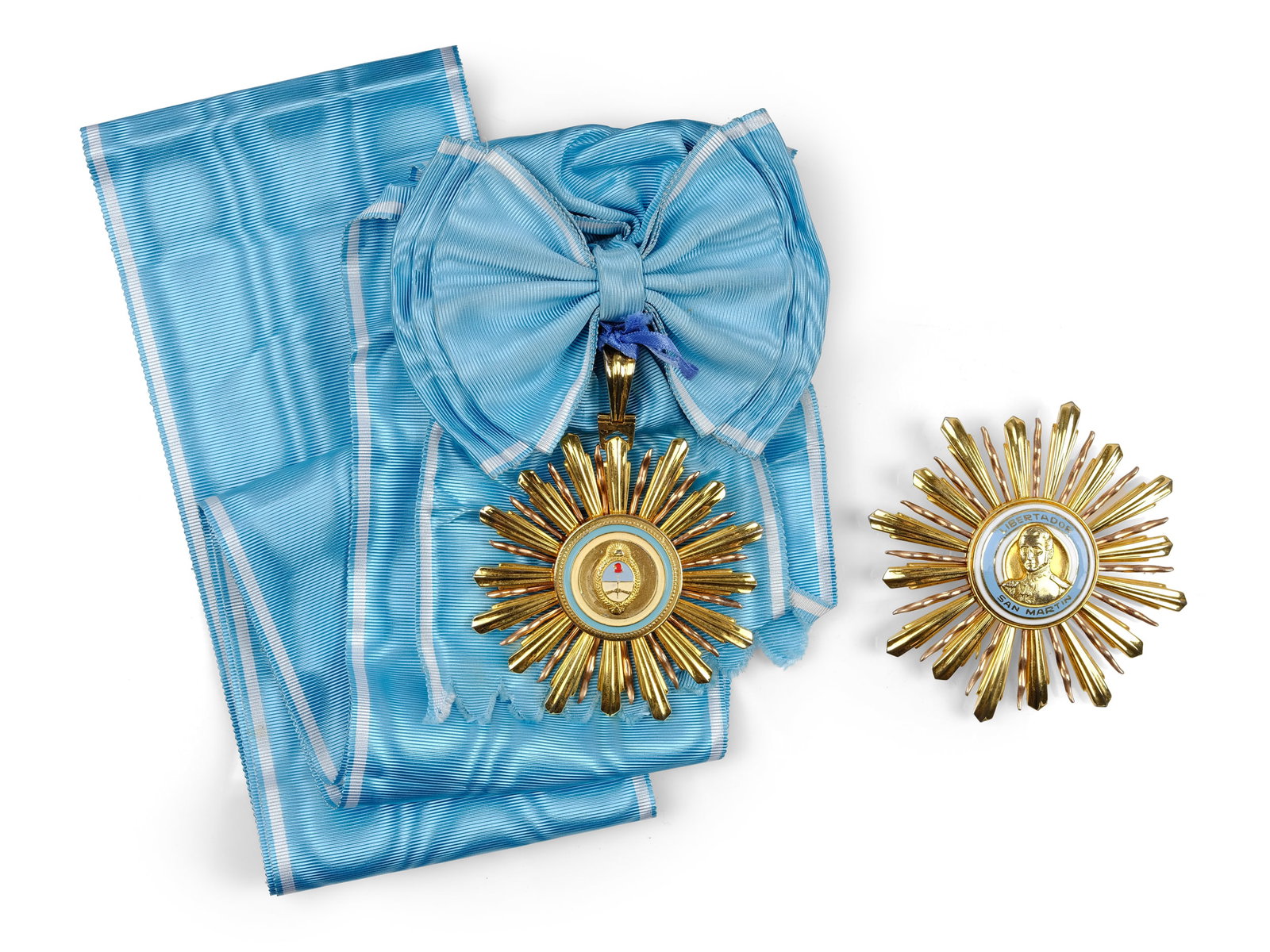 GRAND CROSS, ORDER OF LIBERATOR SAN MARTIN (1 of 4)