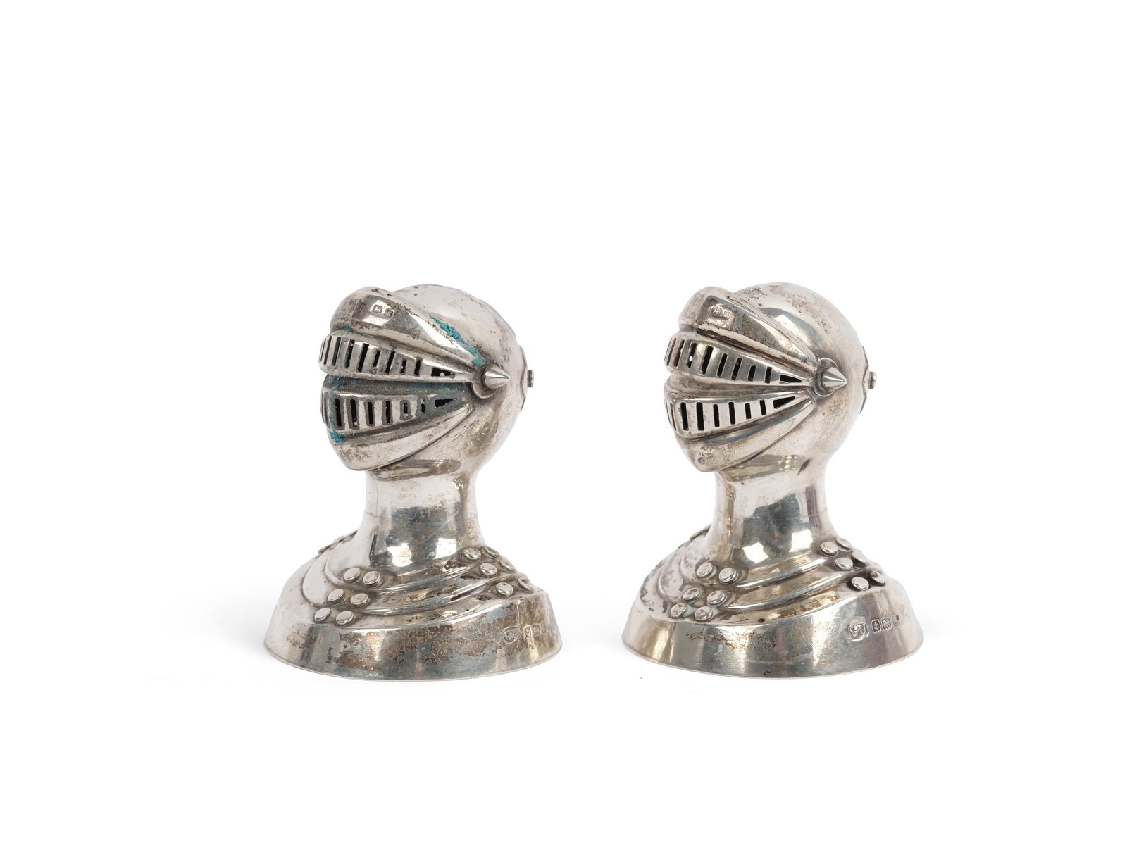 PAIR OF SPICE SHAKERS, ENGLAND, HALLMARKED SILVER (1 of 3)