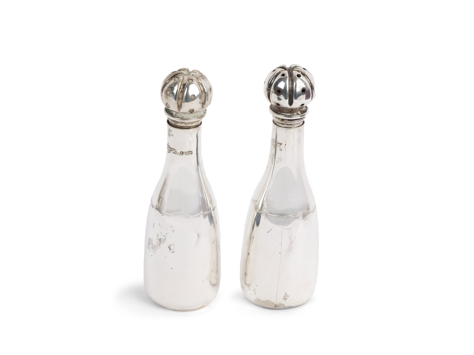 PAIR OF SPICE SHAKERS, ENGLAND, HALLMARKED SILVER (1 of 1)