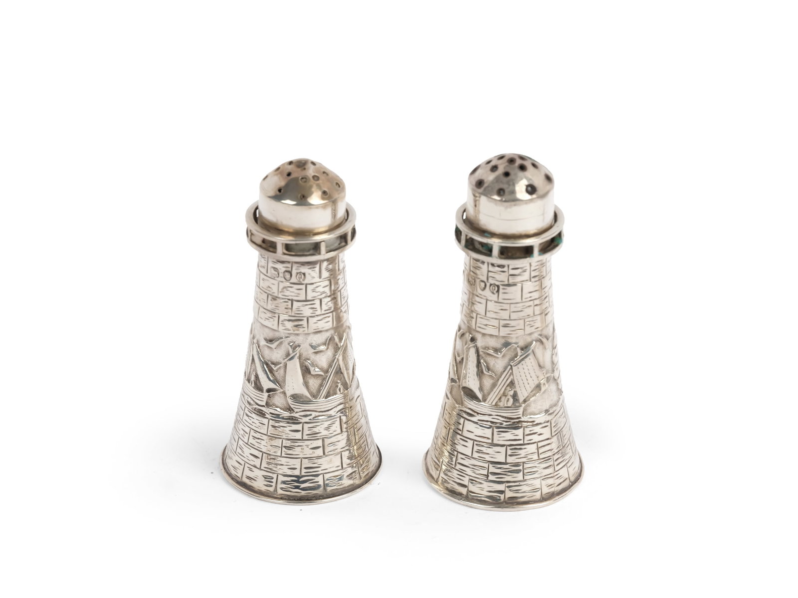 PAIR OF SPICE SHAKERS, ENGLAND, HALLMARKED SILVER (1 of 2)