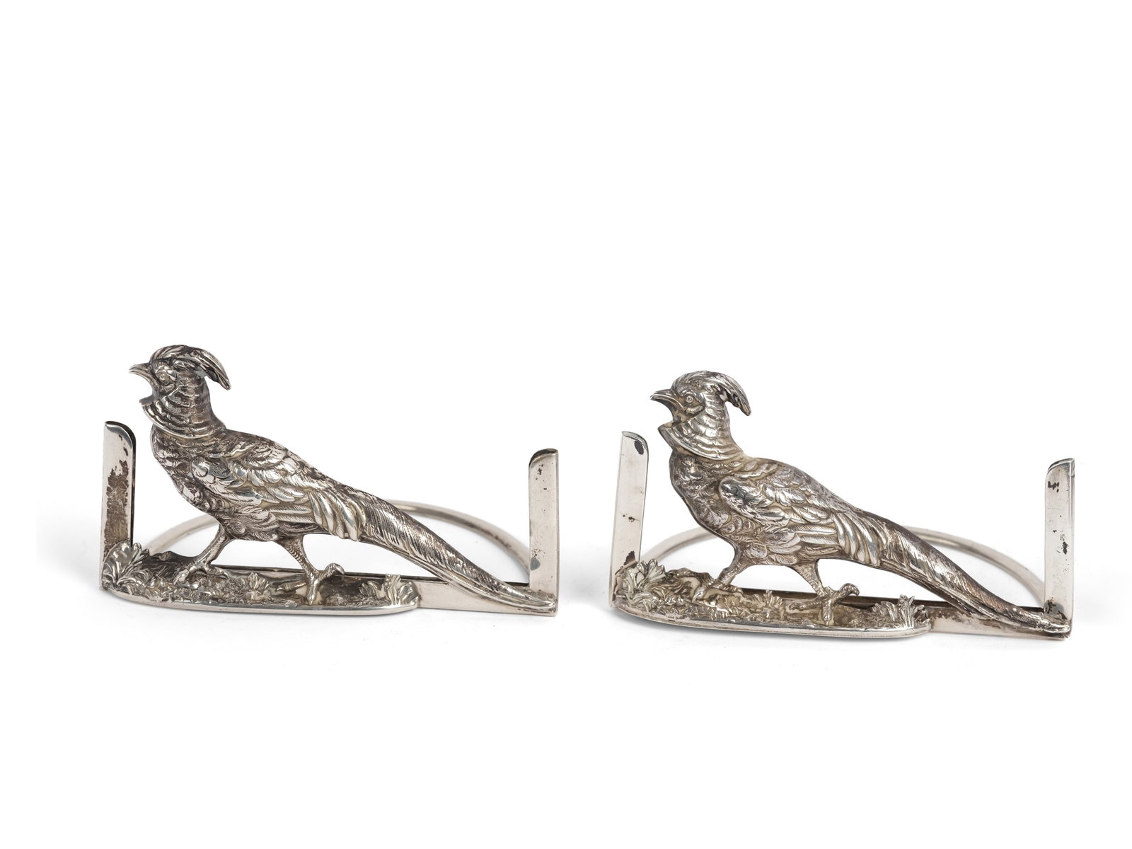 PAIR OF PEACOCK-SHAPED PLACE CARD HOLDERS, LONDON, HALLMARKED SILVER: Pair of peacock-shaped place card holders London, hallmarked silverLength 9.5 Total weight 63.4 g