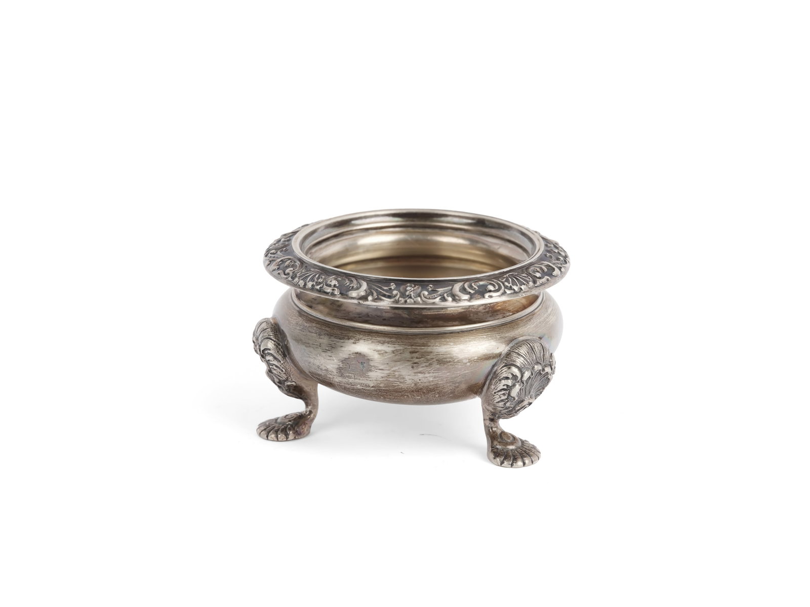 SALT CELLAR: Salt cellarHallmarked silverHeight 5.2 cm, diameter 8 cmWeight 197.6 g