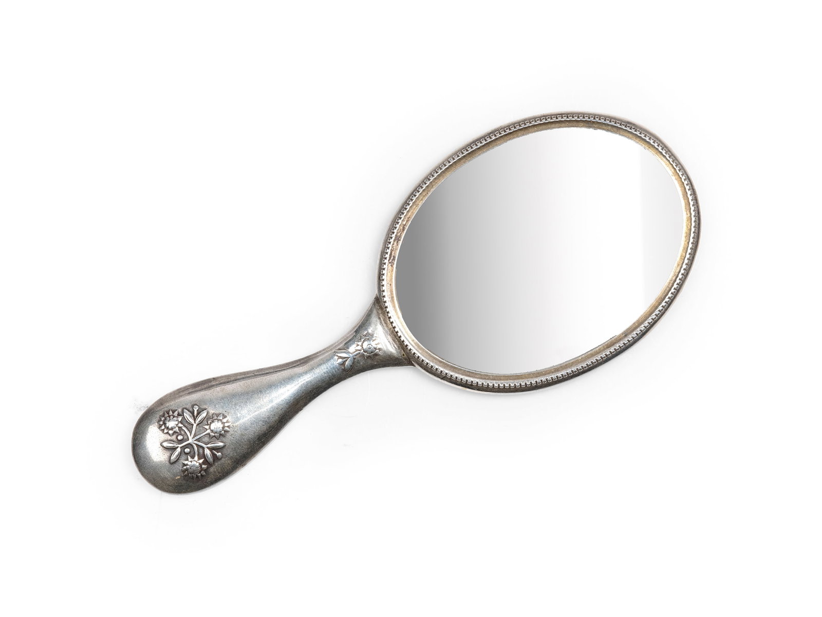 SMALL HAND MIRROR, RUSSIA: Small hand mirrorRussiaHallmarked silver (84 zolotniki)Length 10 cmWeight 23.5 g