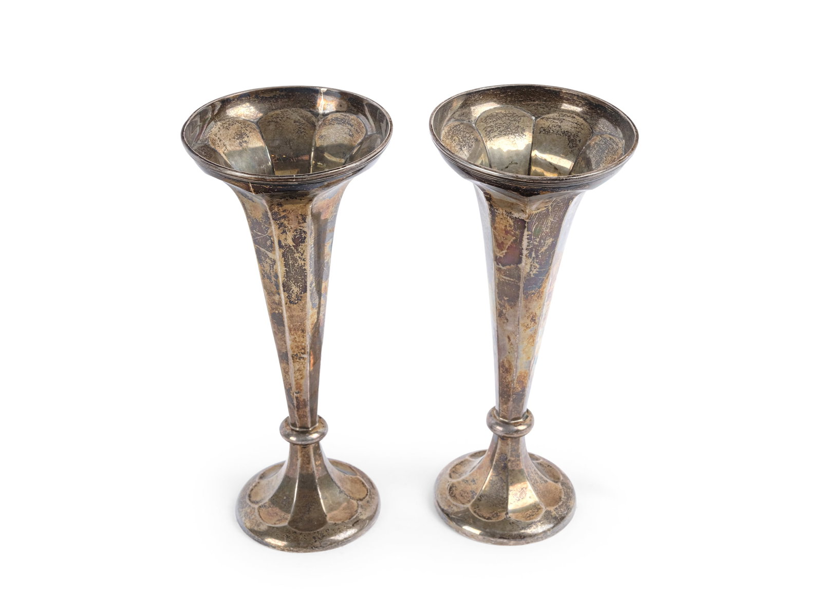 PAIR OF VASES, HALLMARKED SILVER: Pair of vasesHallmarked silverBase weighted with iron coreHeight 20.1 cm eachGross weight 681.3 g, net weight approx. 350 g