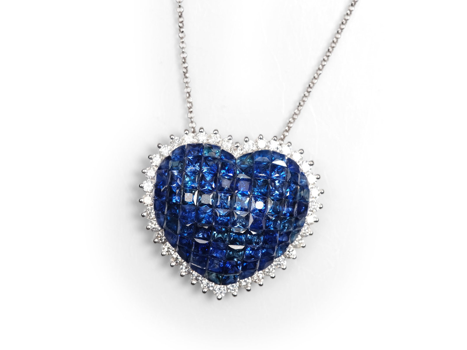 NECKLACE WITH PENDANT, 18 KT WHITE GOLD (1 of 2)