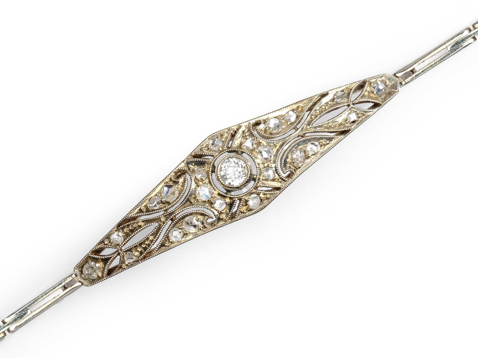 ART DECO BRACELET, 1920S/1930S: Art Deco bracelet1920s/1930s14 kt white gold Brilliant-cut diamondsLength 15 cmWeight 5.0 g