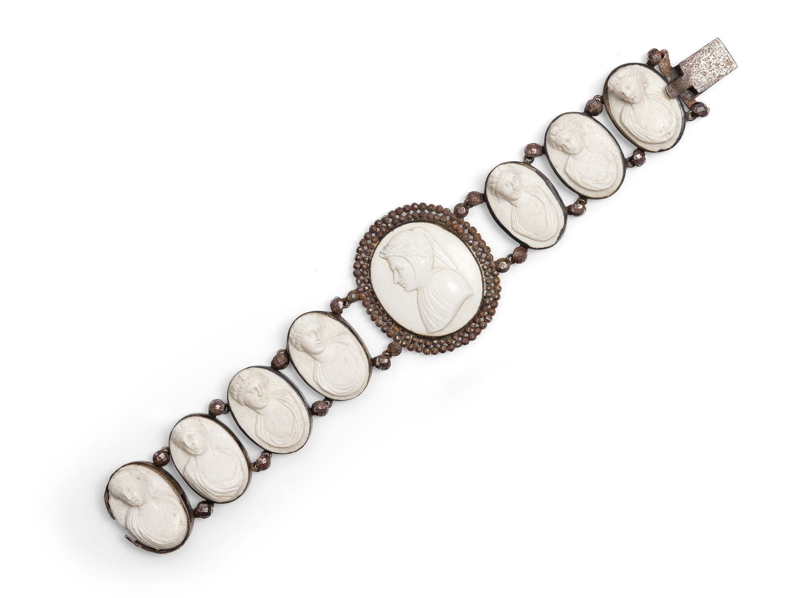 BRACELET WITH LAVA STONE CAMEOS, DANTE ALIGHIERI: Bracelet with lava stone cameosDante Alighieri Iron filigree Late Empire, circa 1830Based on a design by Leo von GlaenzeLength 16 cmWeight 27.6 g 