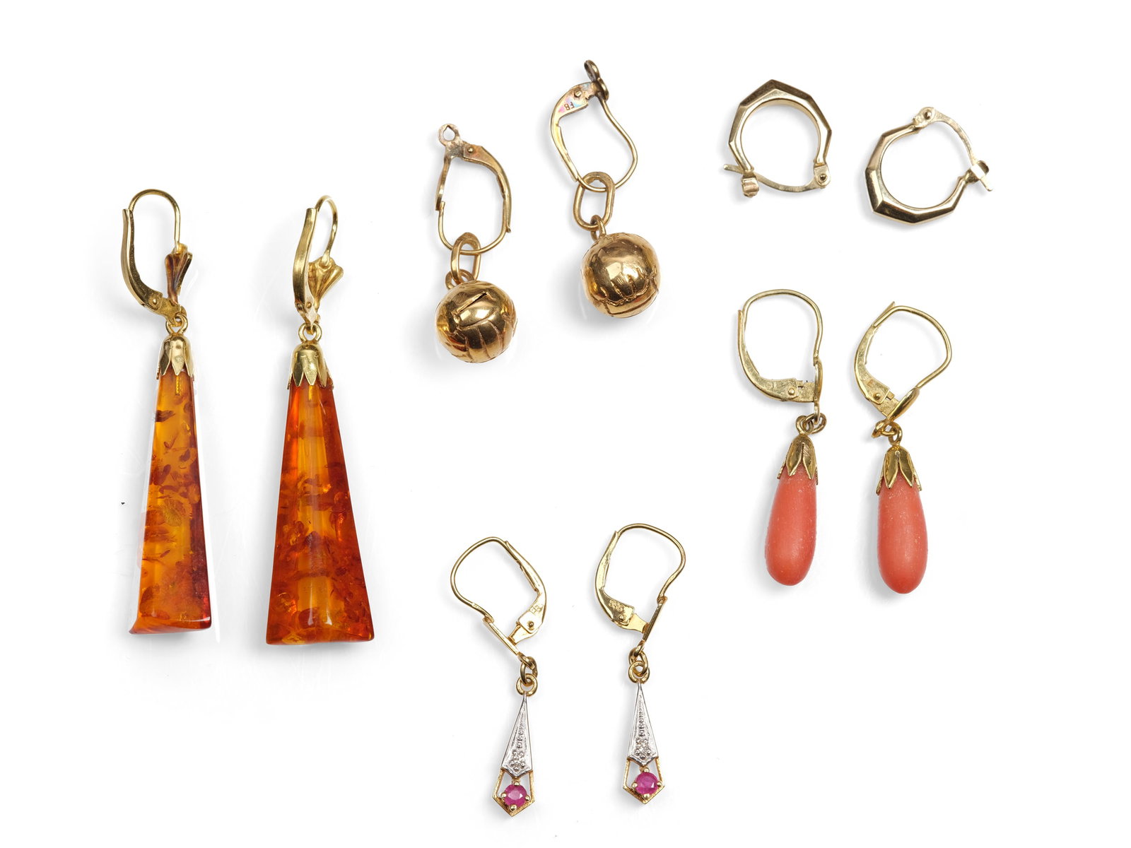 BUNDLE, FIVE PAIRS OF DROP EARRINGS, GOLD WITH AMBER AND CORAL (1 of 1)