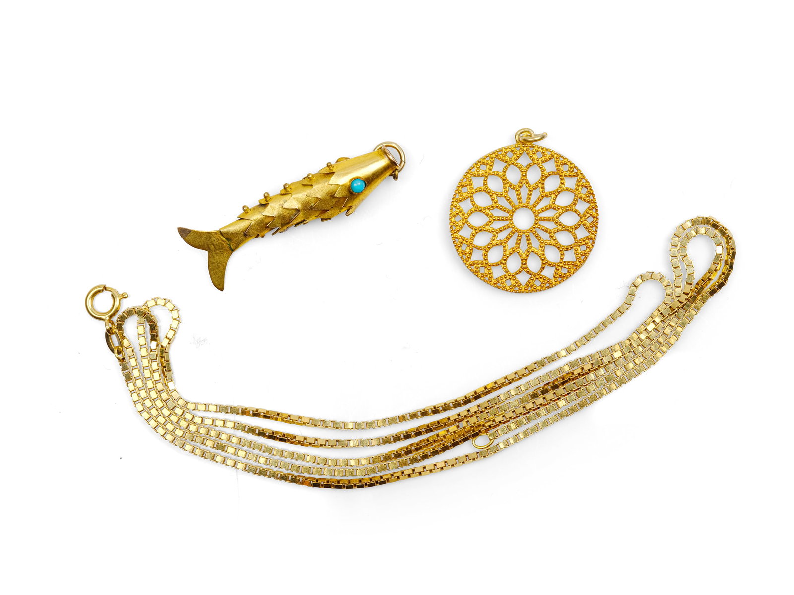 NECKLACE WITH TWO PENDANTS, NECKLACE: 14 KT YELLOW GOLD, HALLMARKED: Necklace with two pendantsNecklace: 14 kt yellow gold, hallmarkedTwo pendants: silver-platedFish pendant with two turquoise stones as eyes, length 4 cmNecklace length 68 cmNecklace weight 9.7 gTotal