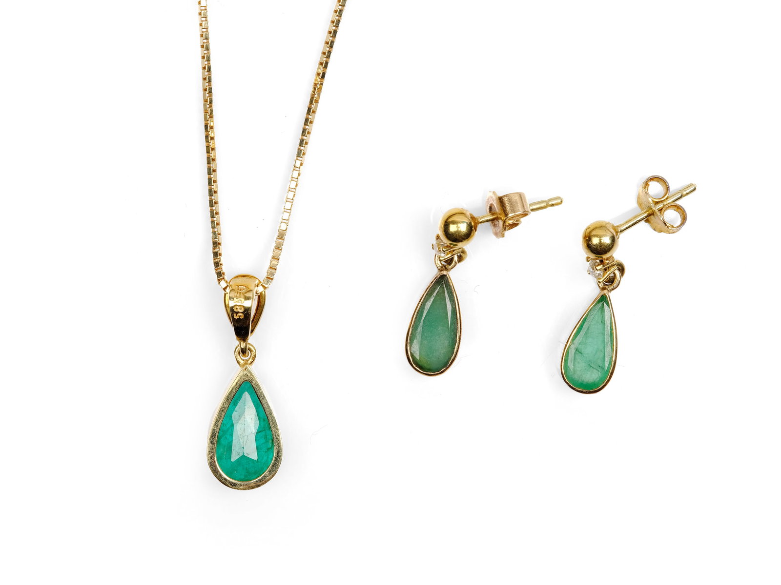 JEWELRY SET: NECKLACE AND EARRINGS, 14-KARAT YELLOW GOLD, MARKED; CLASP IN WHITE METAL: Jewelry set: Necklace and earrings14-karat yellow gold, marked; clasp in white metalGreen and colorless gemstones in brilliant cutNecklace length 40 cmEarring length 2 cm eachTotal weight 6.5 g