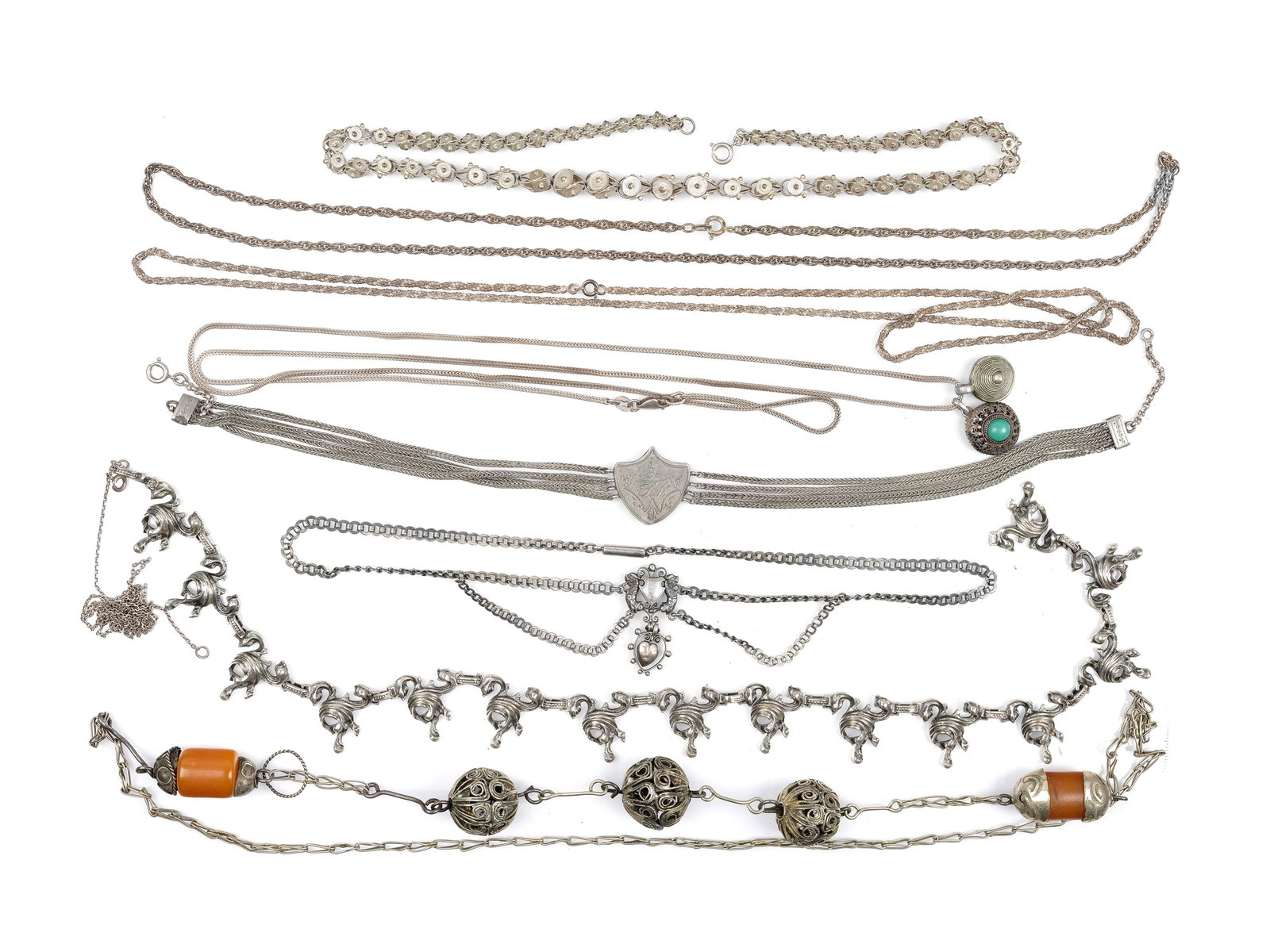 BUNDLE OF 9 CHAINS, HALLMARKED SILVER: Bundle of 9 chainsHallmarked silverLengths ranging from 90 cm to 30 cmTotal weight 213.4 g