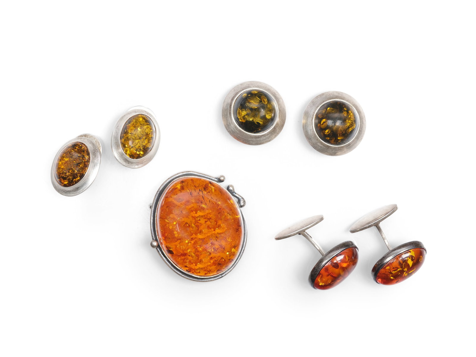 JEWELRY SET CONSISTING OF:, ONE BROOCH, ONE PAIR OF CUFFLINKS, TWO PAIRS OF EAR CLIPS (1 of 1)