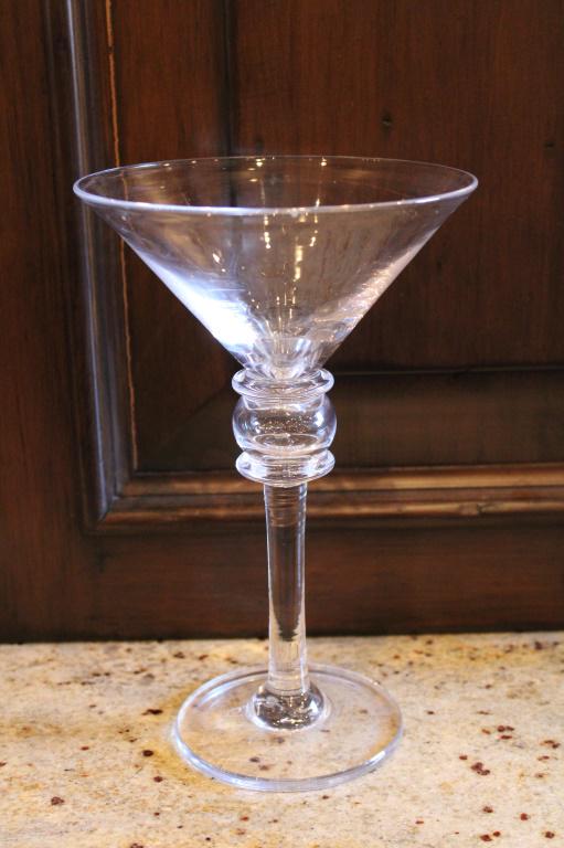 Simon Pearce 9" Martini Glasses: 2 Simon Pearce 9" Martini Glasses THE GLASSES ARE 2X THE BID. BUYERS PLEASE NOTE THIS ITEM IS YOUR BID TIMES 2. BUYER'S INVOICE WILL READ INCORRECTLY UNTIL PAYMENT IS DUE. WE WILL HAVE AN UPDATED INVO