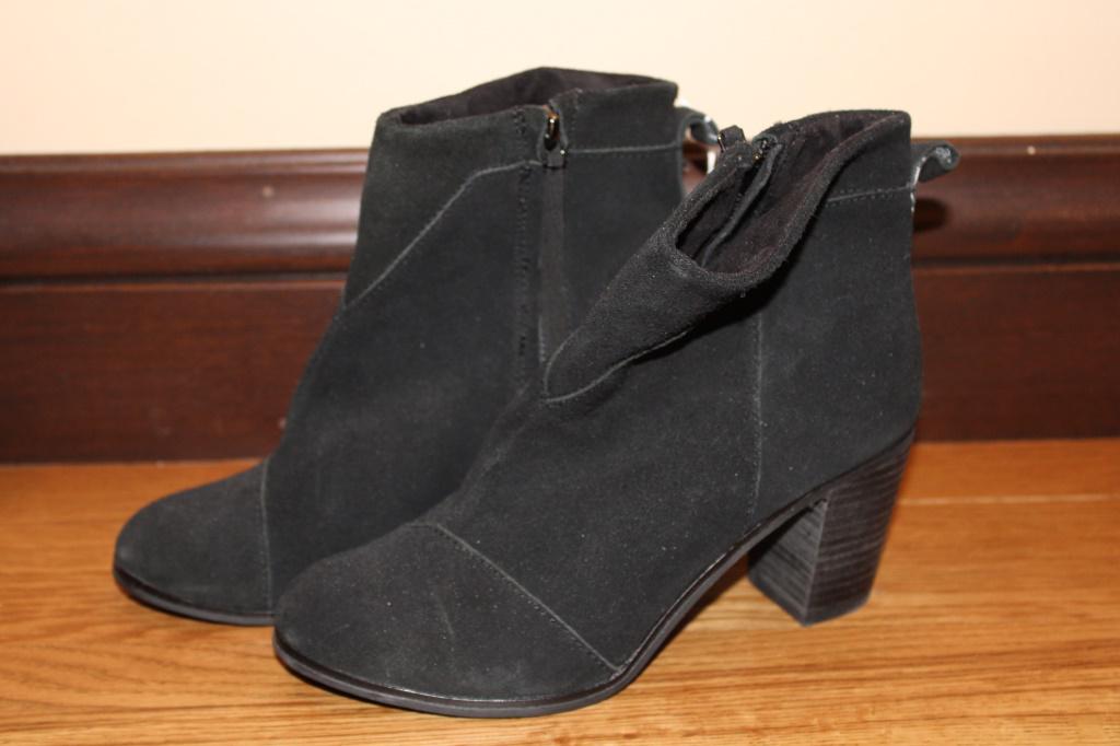 Like New Women's Toms Ankle High Booties Size 7: Like New Women's Toms Ankle High Booties Size 7
