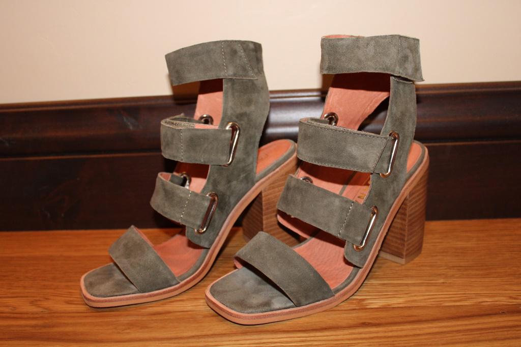 New Sol Sana Ankle Heels Size 7: New Sol Sana Ankle Heels Size 7