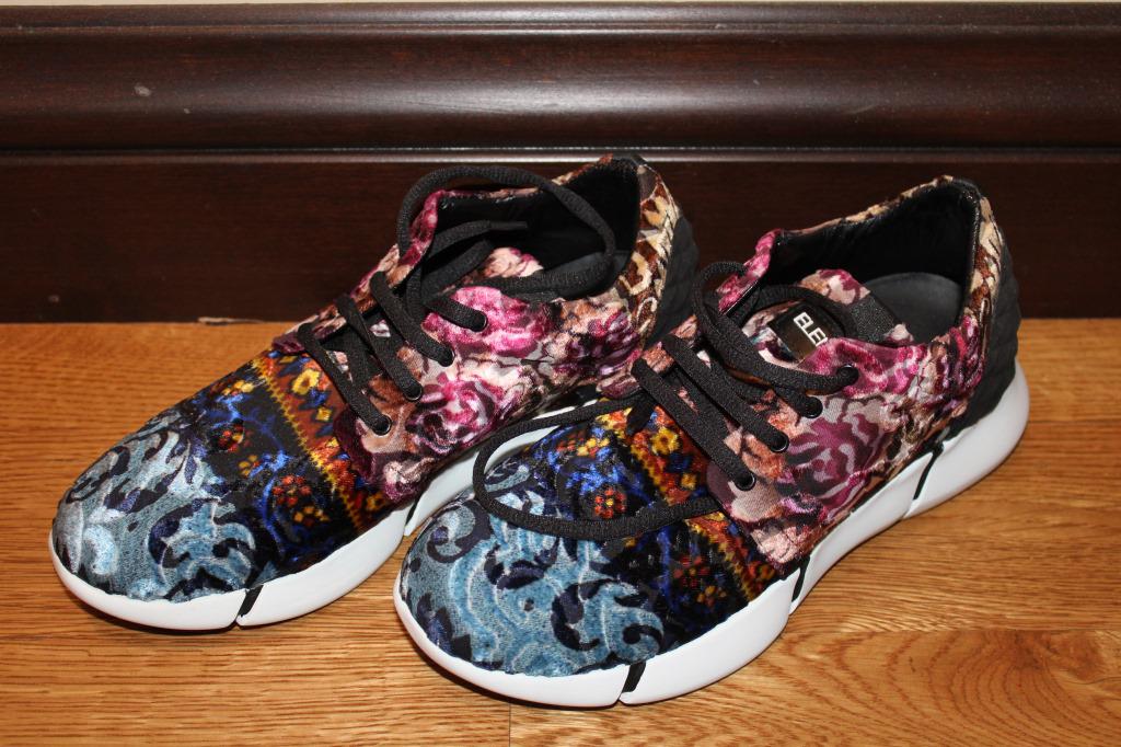 New Elen Achi Size 7 Sneakers: New Elen Achi Size 7 Sneakers