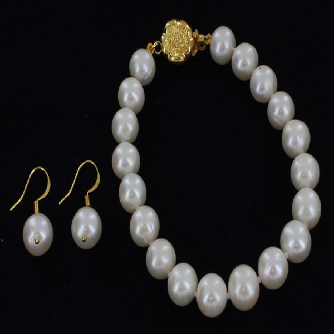 White Saltwater Pearl Earring Bracelet Set (1 of 1)