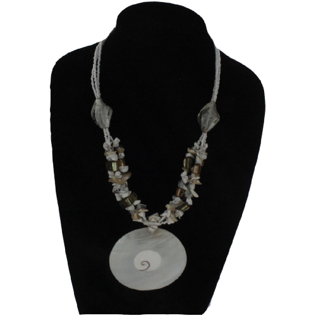 New Handcarved Shell Necklace Choker Pendants: Handcrafted shell necklace