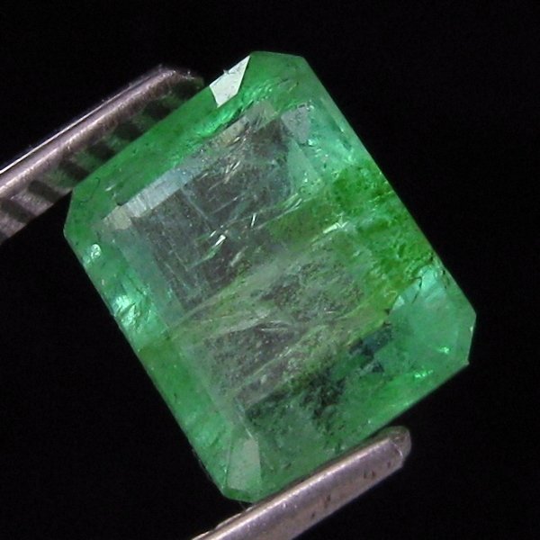 2.51ct Green Colombian Emerald Appraised $12k: New Opening Bid $150: Very good Colombian grass green specimen standard cut; lab quality evaluation 6; typical treatment likely; Gem Guide wholesale $2510-$8032; full retail appraisal $12307; full lab