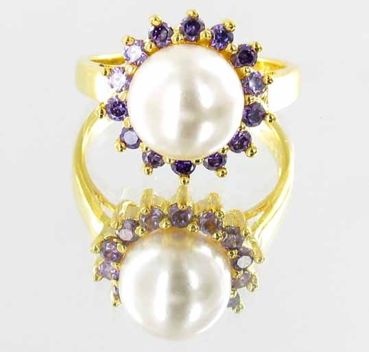 16ctw Lab Sapphire/Pearl 22k Gold Vermeil Ring: Stunning! Heavy gold layer