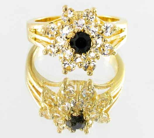 17ctw Lab Bl/Wh Diamond 22k Gold Vermeil Ring: Stunning! Heavy gold layer
