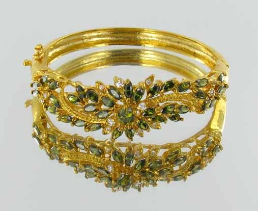 100ctw Lab Dia/Emerald 22k Gold Vermeil Bracelet: Stunning! Heavy gold layer; 2.125"