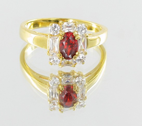 13ctw Lab Diamond/Ruby 22k Gold Vermeil Ring: Stunning! Heavy gold layer