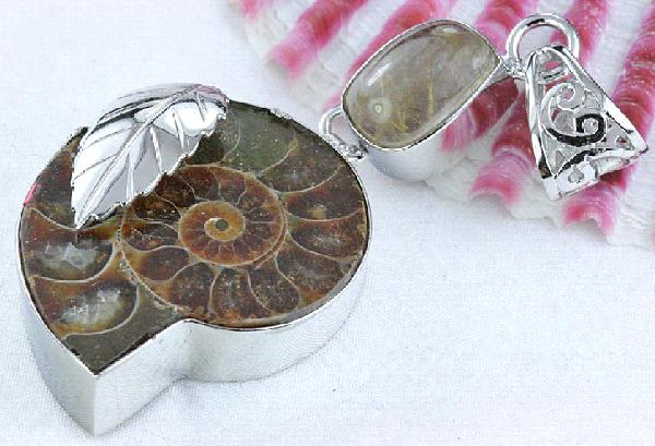88ctw Ammonite Fossil Gold Vermeil Pendant: Excellent WELL-CRAFTED PIECE