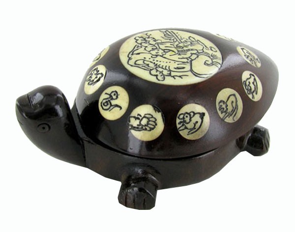 Chinese Inlaid Bone Turtle Compass: Excellent piece with intricate detail; 3"