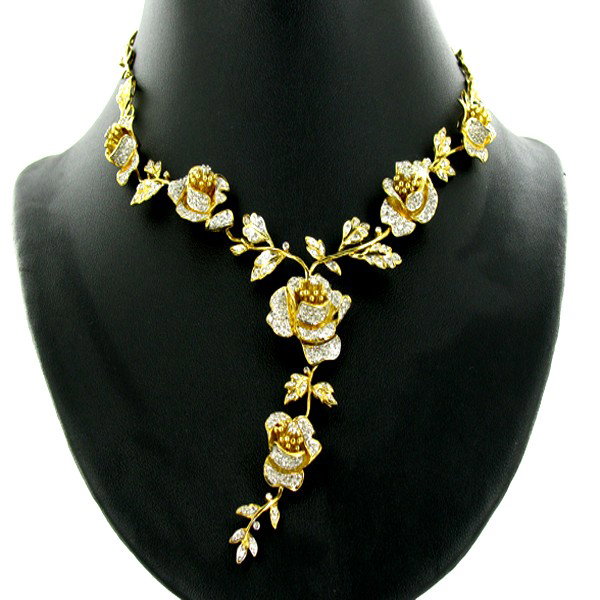 279ctw Gold SI Diamond Necklace Appraised $31k: 470 (9.4cts) of Excellent SI-2, I/J colored diamonds round cut set in 14k yellow gold handcrafted in a rose floral design; lab quality evaluation 6; treatment as noted; Current raw material cost of go