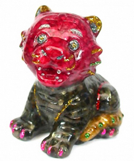 1200ct. Cat Statue Fancy Sapphire~Topaz: Rare piece; made of bonded translucent fancy sapphire