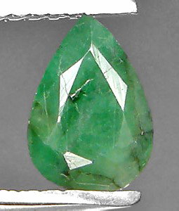 0.85Ct Top AAA Natural Green Colombian Emerald: Very clear hi grade natural stone well cut great color