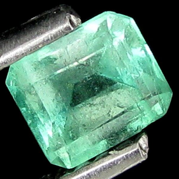 0.52ct Natural Green Colombian Emerald: Excellent specimen; well cut & colored; with treatment