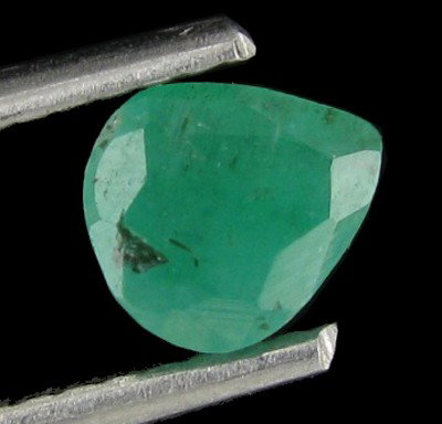 0.56ct Colombia Emerald: Excellent piece; well cut and colored; with treatment
