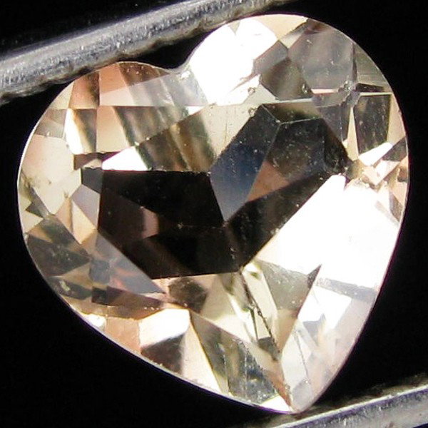 1.55ct Clear Champagne Oregon Sunstone Heart: Excellent hi grade piece; well cut & colored; with treatment