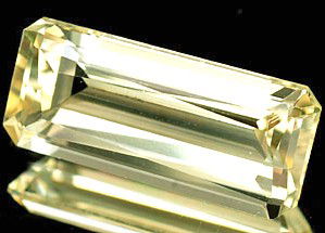 2.65ct Emerald Yellow Labradorite Unheated: Fabulous stone hard to capture in photos due to its rich deep color; extremely clear VVS and well colored