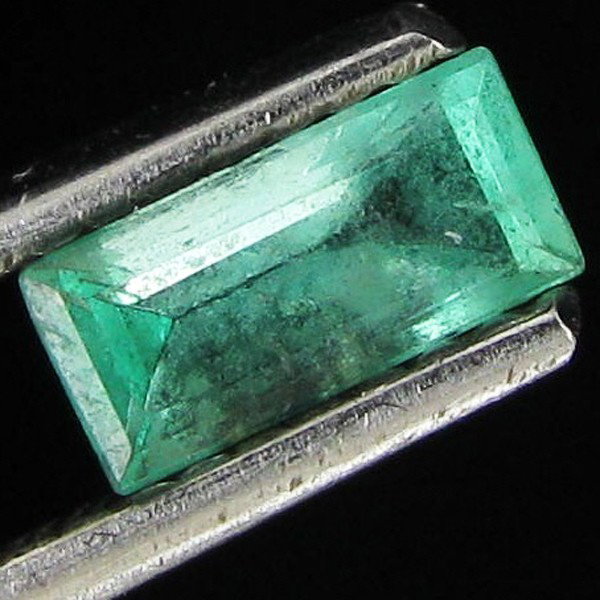 0.39ct Clean Green Colombian Emerald: Excellent piece; well cut & colored; with treatment
