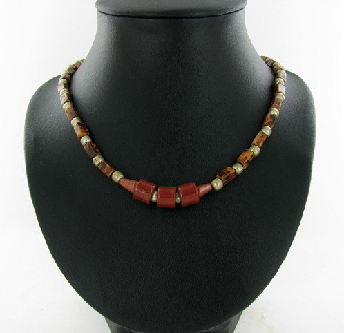 194ct Carnelian Goldstone & Nickel Bead Necklace: Excellent well-crafted piece