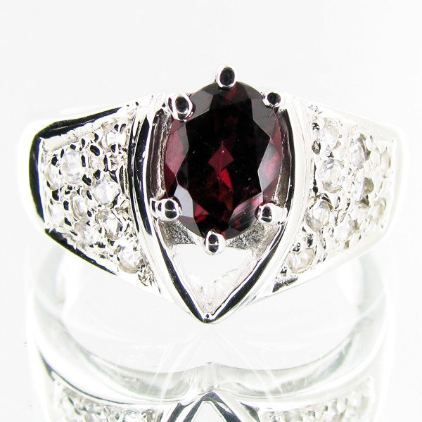 18.41ctw Garnet Sterling Ring: Nice workmanship