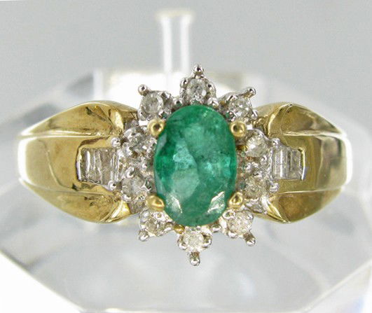 .65ct Colombian Emerald & Diamond 10k Ladies Ring: Wonderful NEW 10k gold ring