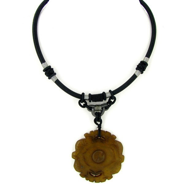 Chinese Jade Bi Pendant Choker Necklace 125cts: Excellent hand carved vintage piece; 2"