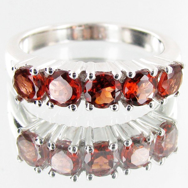 19.45ctw Garnet Sterling Ring: Nice workmanship