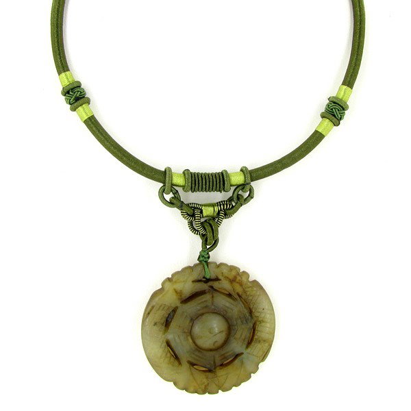 Chinese Jade Bi Pendant Choker Necklace 125cts: Excellent hand carved vintage piece; 2"