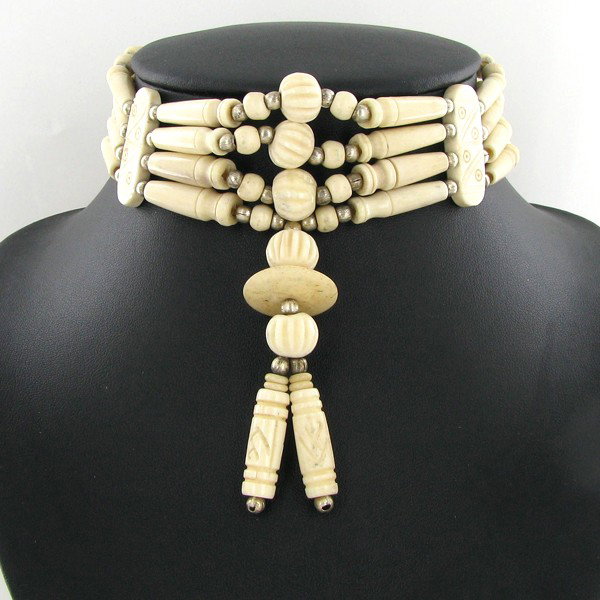 Handcraft Amer Indian Bone Choker Necklace: Well made piece