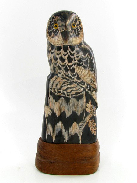 Water Buffalo Horn Scrimshaw Owl: Excellent piece; finely carved Thai scrimshaw image of owl on stump of water buffalo horn; 7"