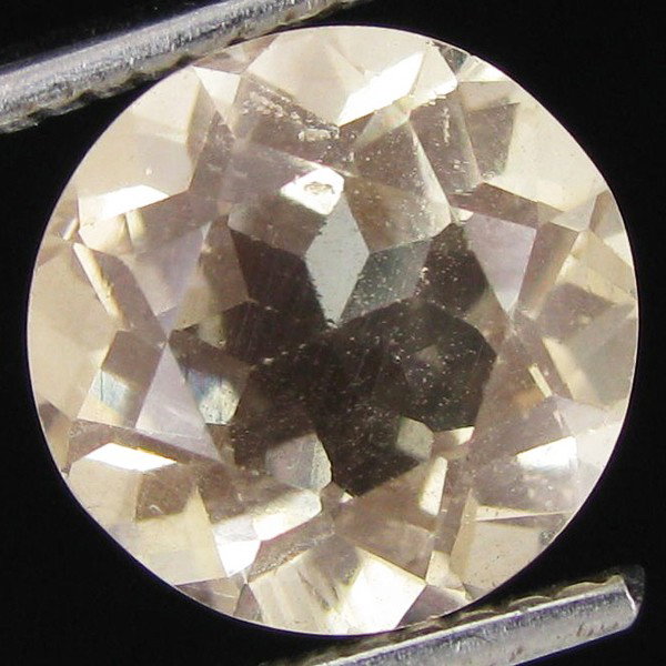 2.65ct Clear Champagne Oregon Sunstone Round: Excellent hi grade piece; well cut & colored; with treatment