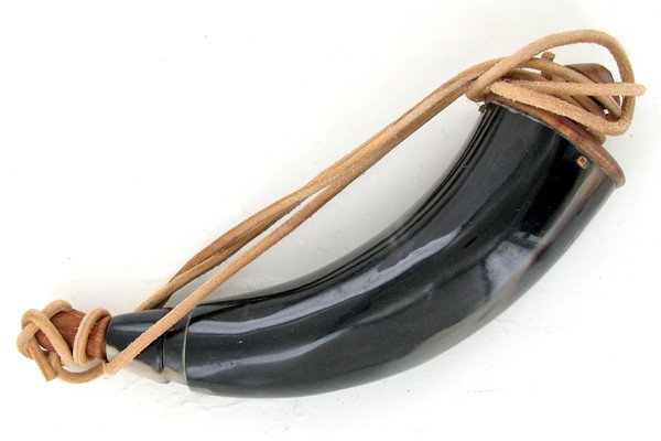 US West Indian Buffalo Polished Powder Horn: Excellent Piece; 8"
