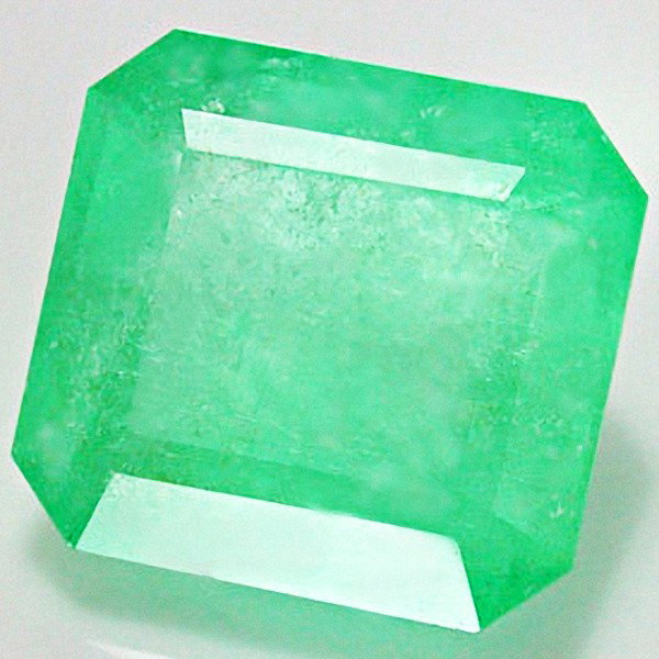 4.22ct Natural Mint Green Colombian Emerald: Excellent piece; Well cut and colored; with treatment